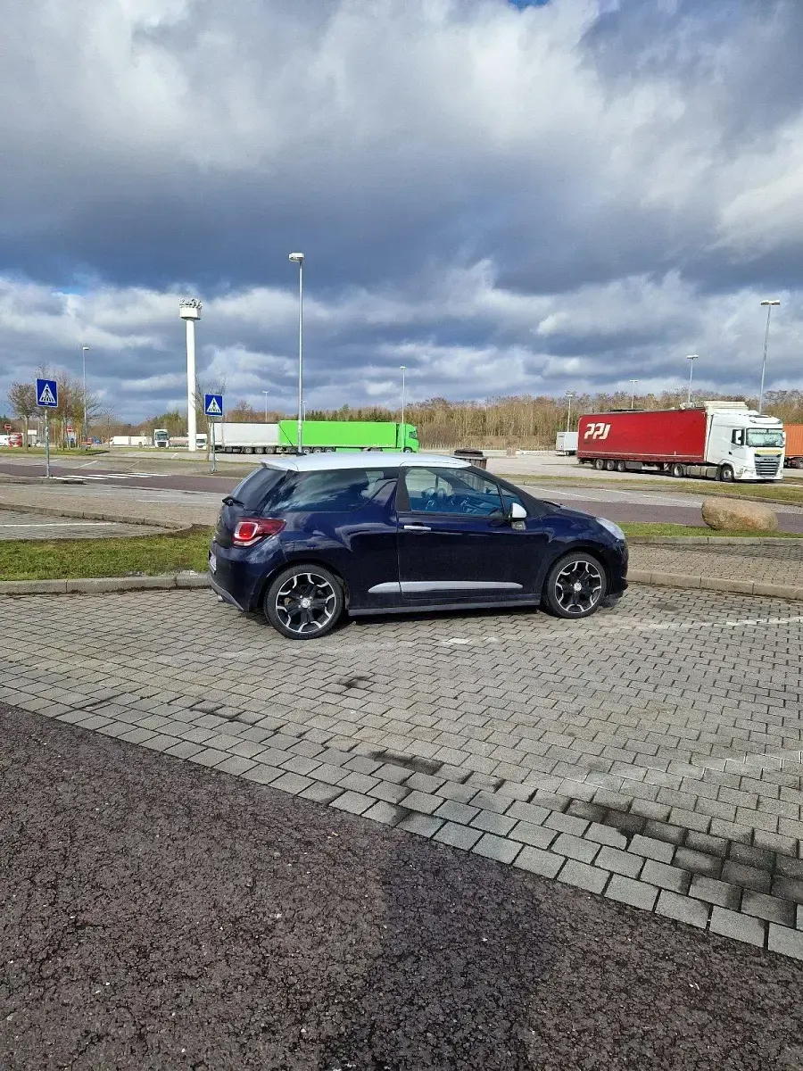 Gebraucht Citroën DS3 120 PS (88 kW) 2014 Blau Kleinwagen