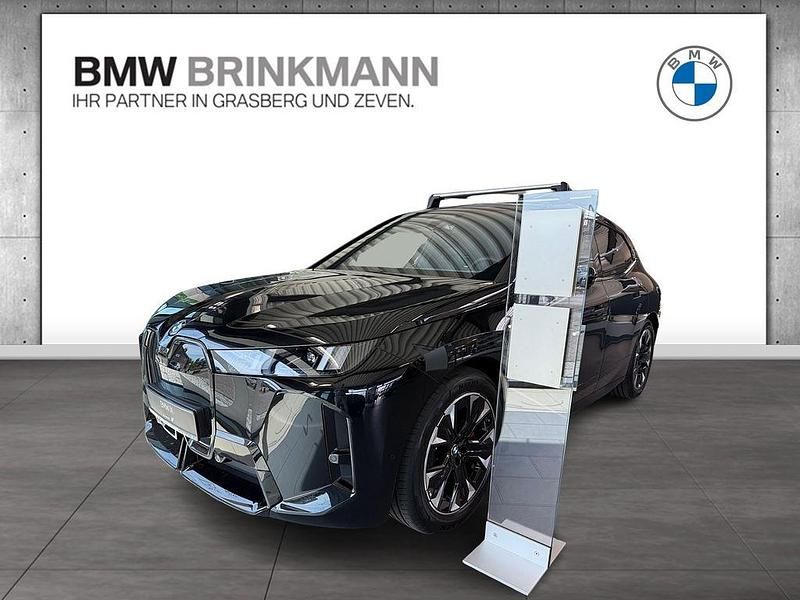 Saphirschwarz metallic Neu 2025 BMW iX Sport Line SUV | 82.999 € (Fairer Preis) - Bild 1/4
