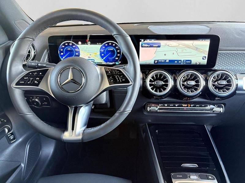 Gebraucht Mercedes EQB350 Progressive 158 kW (215 PS) 2024 Unilack polarweiß SUV
