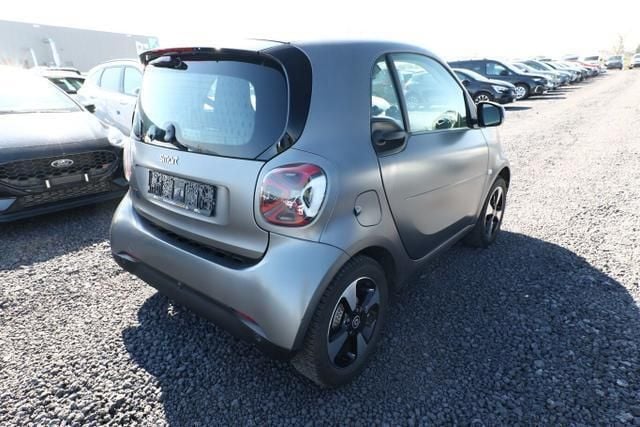 Graphite grey graphite grey Gebraucht 2022 Smart ForTwo Electric Drive Passion Kleinwagen | 14.976 € (Etwas zu teuer) - Bild 1/4