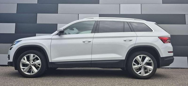 Weiß Gebraucht 2017 Skoda Kodiaq Style SUV | 24.900 € (Fairer Preis) - Bild 1/4