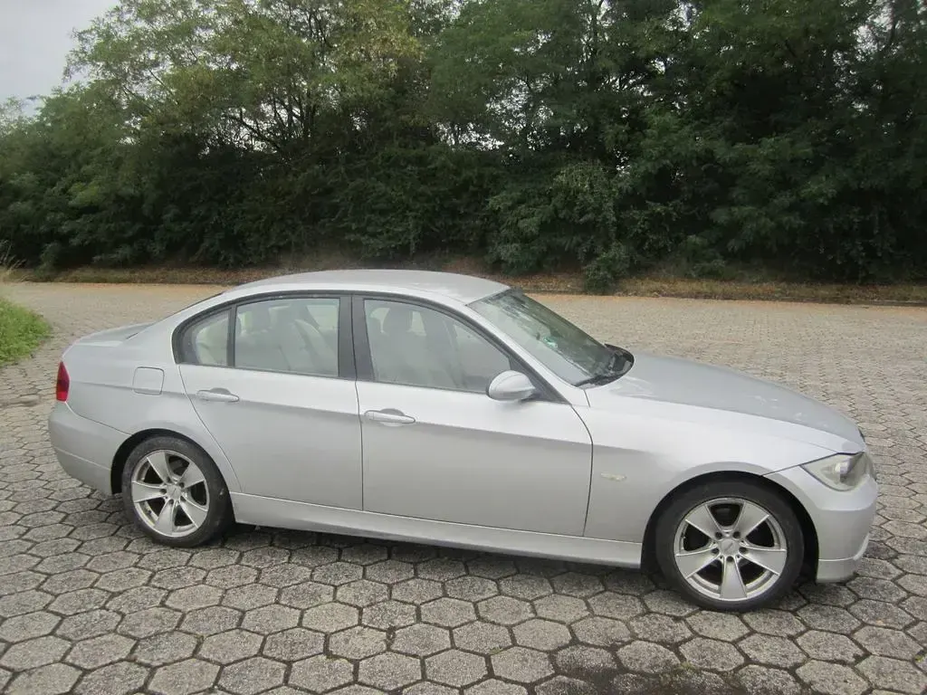 Gebraucht BMW 320 Performance 150 PS (110 kW) 2005 Silber Limousine