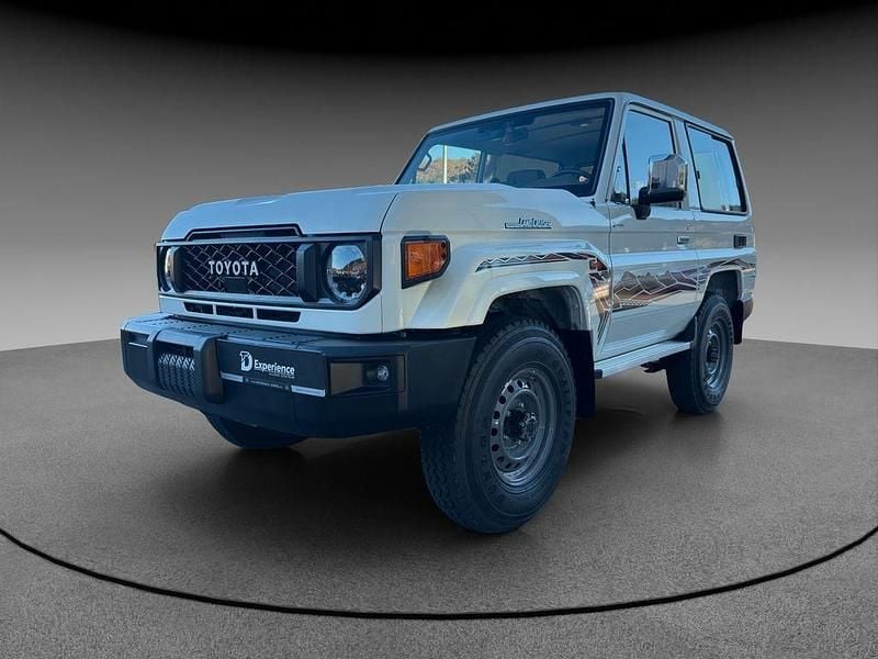Neu Toyota Land Cruiser 204 PS (150 kW) 2025 Beige SUV