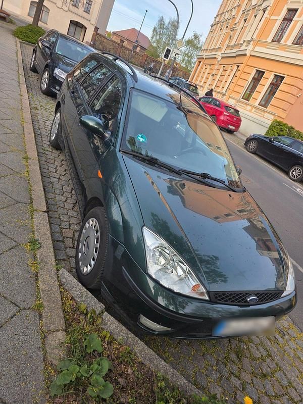 Usata Ford Focus 101 CV (74 kW) 2004 Verde Station wagon