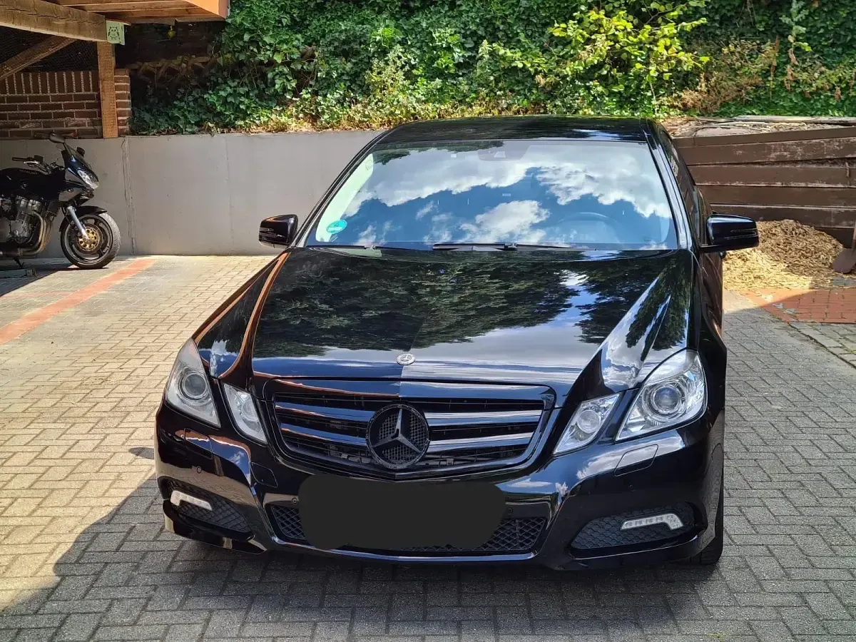 Gebraucht Mercedes E300 Avantgarde 210 PS (154 kW) 2010 Schwarz Limousine
