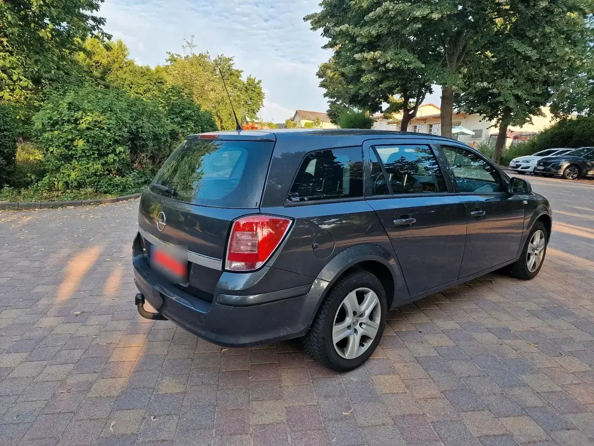 Gebraucht Opel Astra 116 PS (85 kW) 2009 Grau Kombi