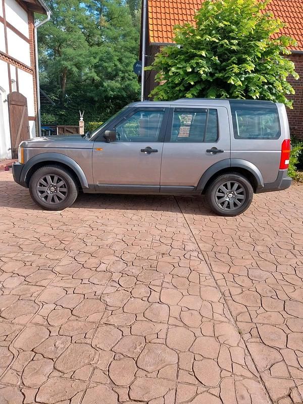 Grau Gebraucht 2007 Land Rover Discovery 3 SUV | 6.495 € (Fairer Preis) - Bild 1/4