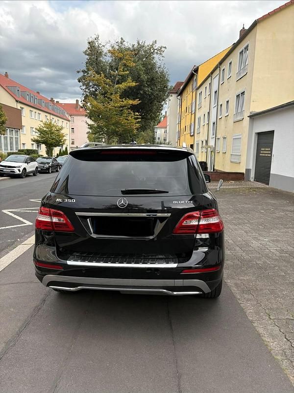 Gebraucht Mercedes ML350 258 PS (189 kW) 2013 Schwarz SUV