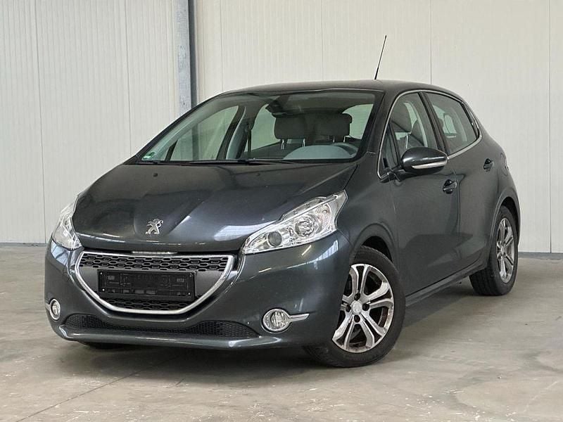 Grau Gebraucht 2012 Peugeot 208 Active Kleinwagen | 4.800 € (Fairer Preis) - Bild 1/4