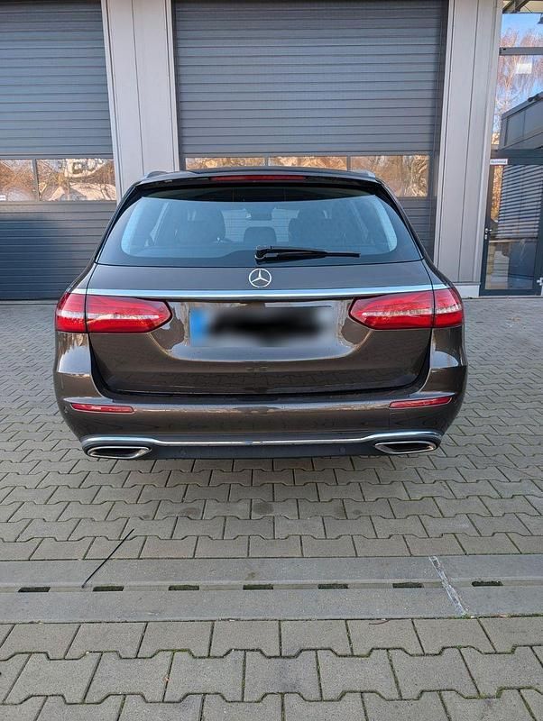 Gebraucht Mercedes E200 184 PS (135 kW) 2017 Braun Kombi