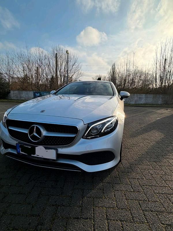 Gebraucht Mercedes E200 184 PS (135 kW) 2018 Grau Coupé