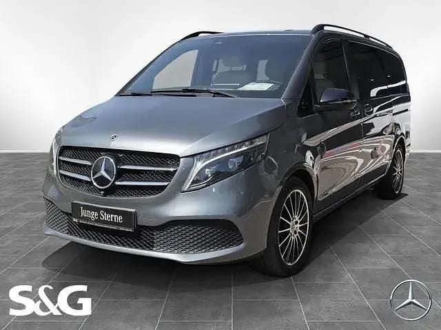 Gebraucht Mercedes V300 Avantgarde Edition 237 PS (174 kW) 2023 Van / Kleinbus