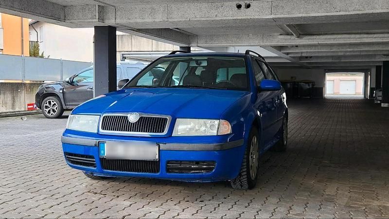 Gebraucht Skoda Octavia Tour 105 PS (77 kW) 2002 Blau Kombi