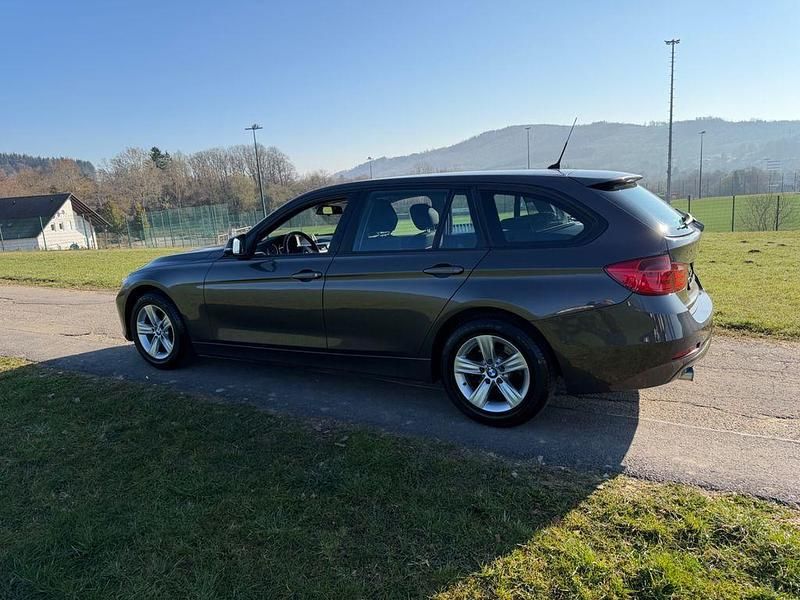 Second-hand BMW 318 143 CP (105 kW) 2015 Maro Break