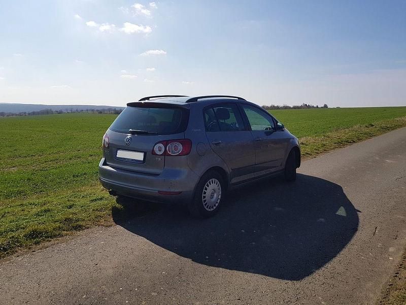 Gebraucht VW Golf Plus Cross Comfortline 122 PS (89 kW) 2011 Grau Van / Kleinbus