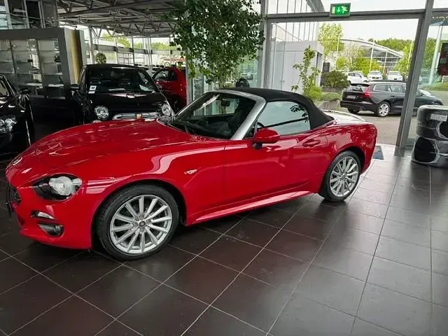 Gebraucht Fiat 124 Spider Lusso 140 PS (102 kW) 2018 Rosso passione Cabrio