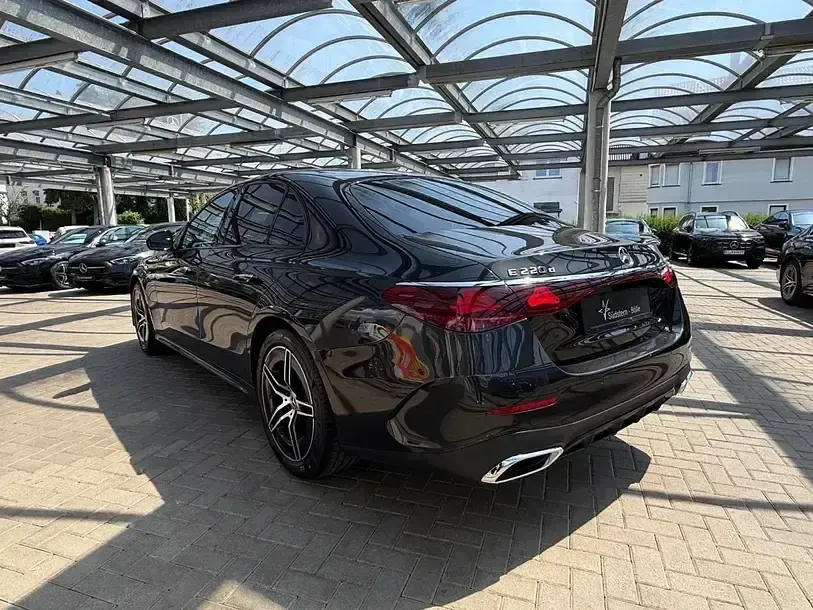 Gebraucht Mercedes E220 AMG 197 PS (144 kW) 2025 Grau Limousine