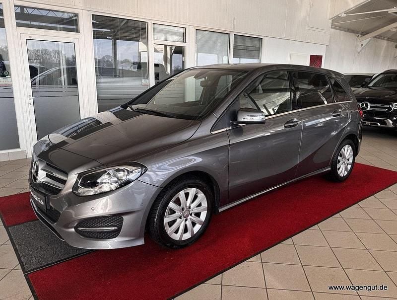 Gebraucht Mercedes B180 122 PS (89 kW) 2015 Grau Van / Kleinbus
