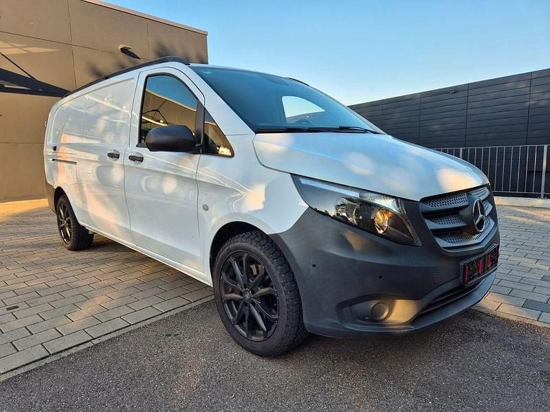 Weiß Gebraucht 2021 Mercedes Vito Van / Kleinbus | 23.980 € (Superpreis) - Bild 1/4