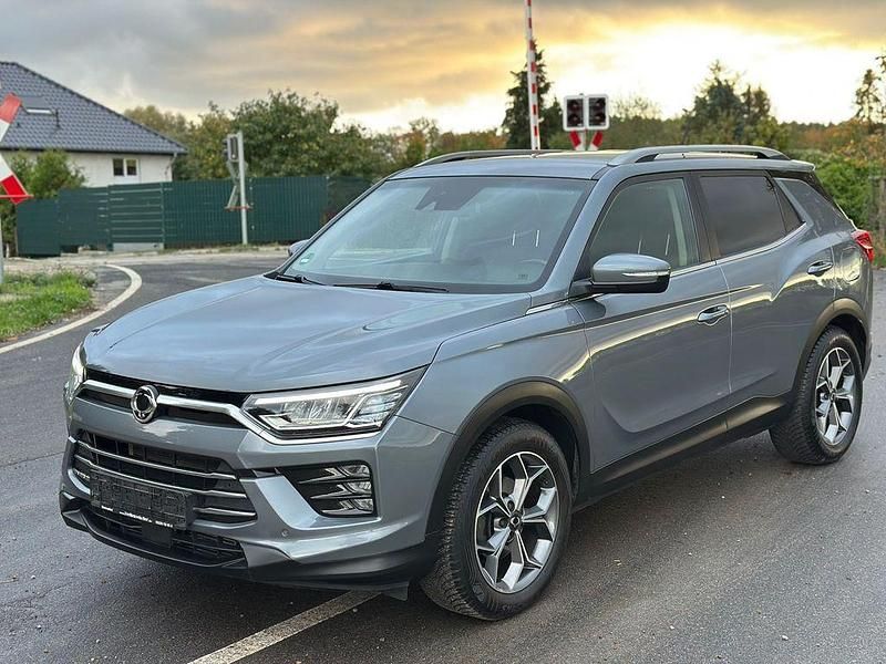 Blau Gebraucht 2019 Ssangyong (KGM) Korando Sapphire SUV | 13.990 € - Bild 1/4