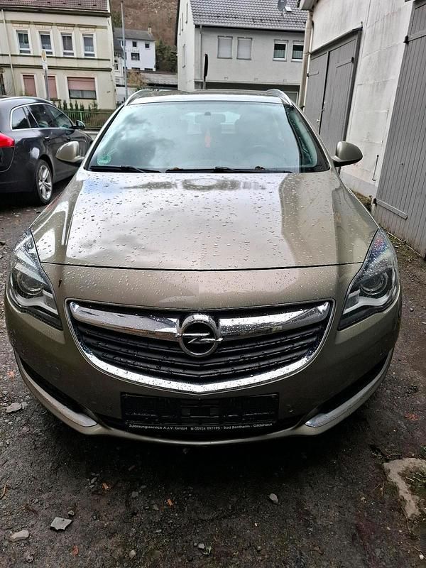 Gebraucht Opel Insignia 136 PS (100 kW) 2016 Gold Kombi