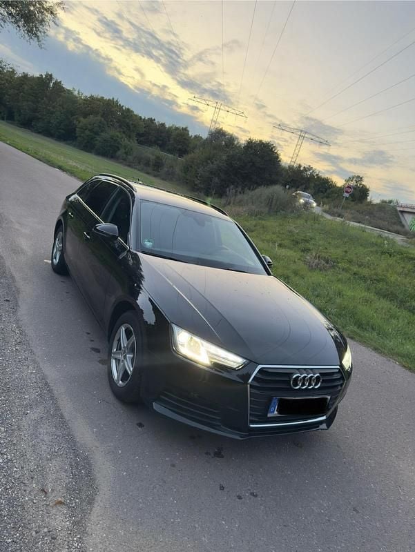 Schwarz Gebraucht 2019 Audi A4 Kombi | 16.400 € (Guter Preis) - Bild 1/4