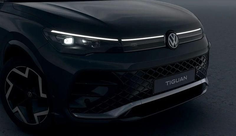 Neu VW Tiguan R-line 150 PS (110 kW) 2026 Grau SUV