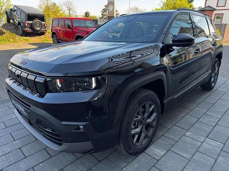 Neu Jeep Compass 145 PS (106 kW) 2026 Vulcano black SUV