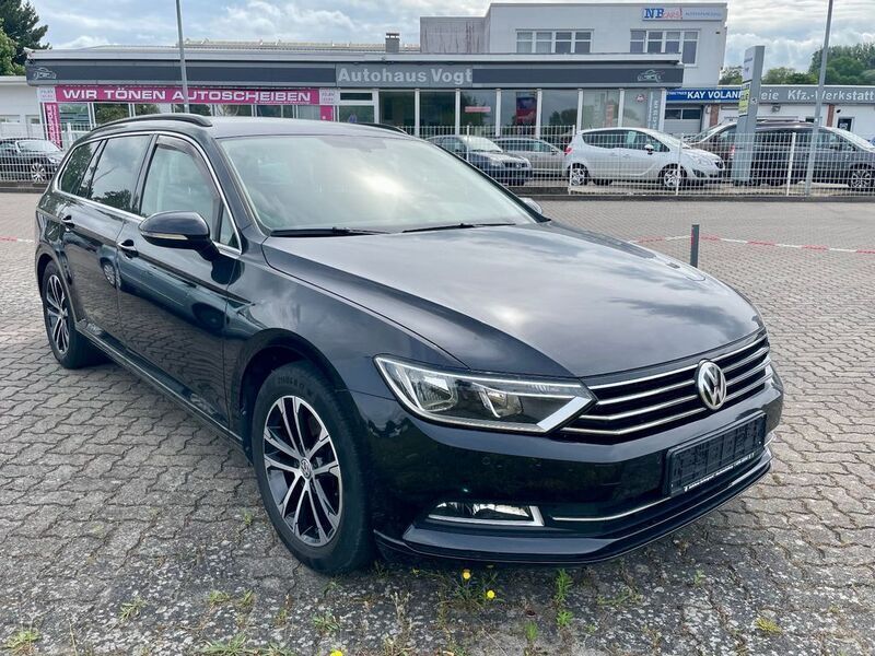 Schwarz Gebraucht 2016 VW Passat Comfortline Limousine | 14.700 € (Guter Preis) - Bild 1/4