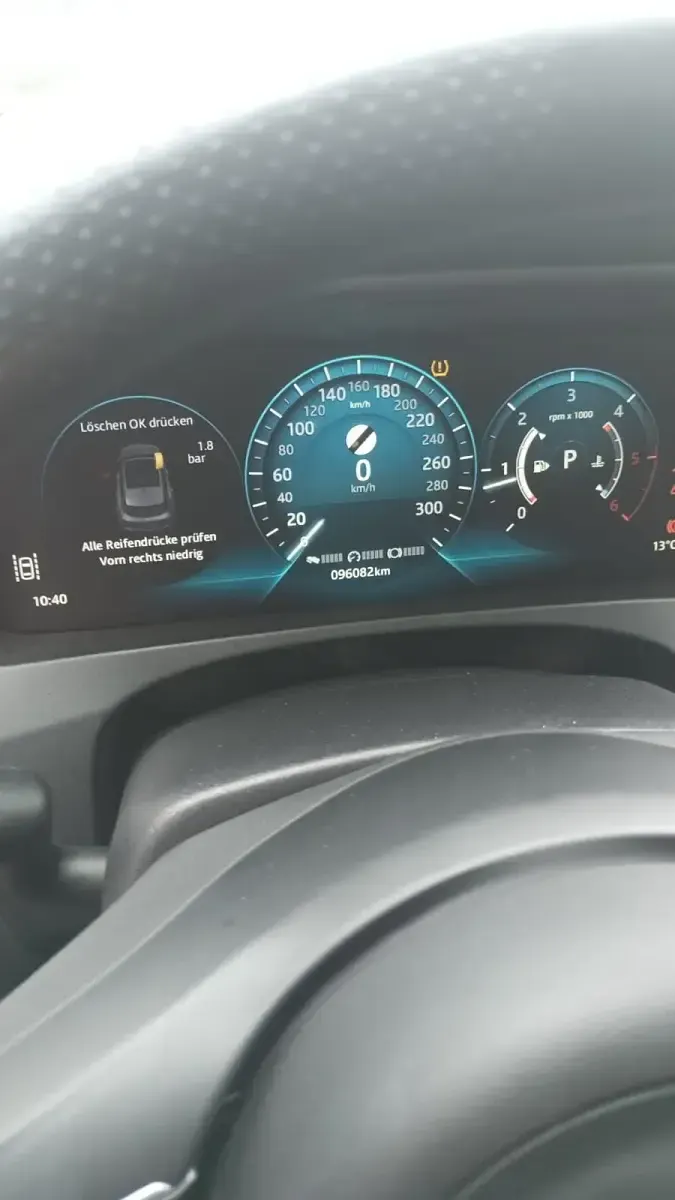 Gebraucht Jaguar F-Pace 180 PS (132 kW) 2017 Silber SUV