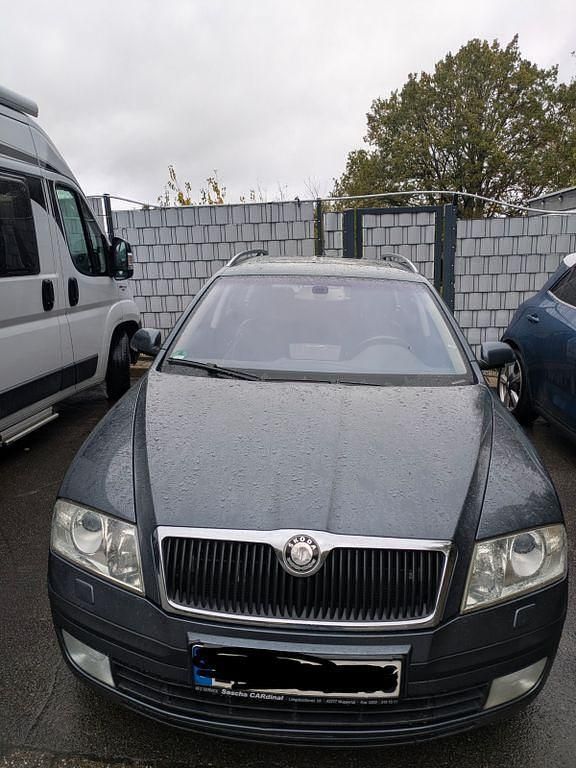 Grau Gebraucht 2007 Skoda Octavia Elegance Kombi | 1.500 € (Superpreis) - Bild 1/4