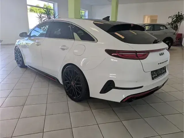 Gebraucht Kia ProCeed GT 204 PS (150 kW) 2022 (hw2) deluxeweiss met. Kombi
