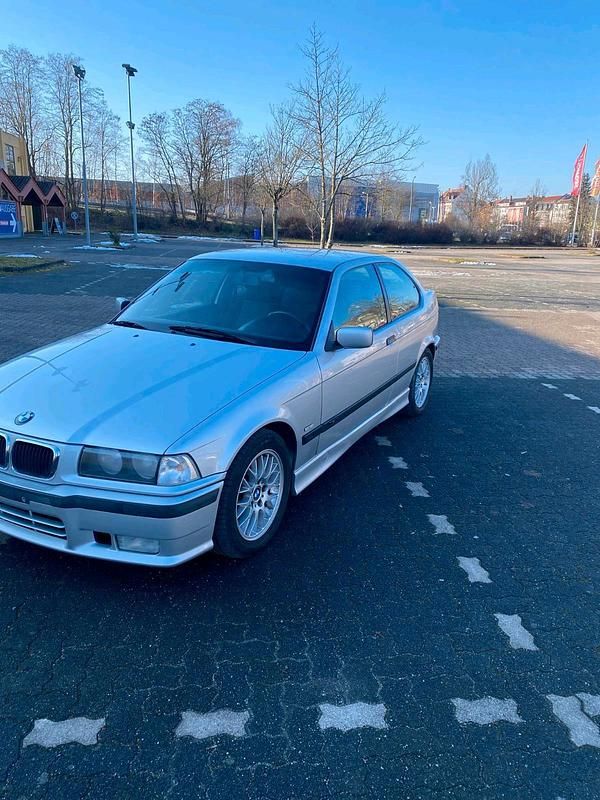 Gebraucht BMW 316 105 PS (77 kW) 2000 Silber Limousine