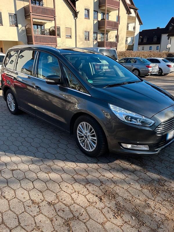 Gebraucht Ford Galaxy 210 PS (154 kW) 2017 Braun Van / Kleinbus