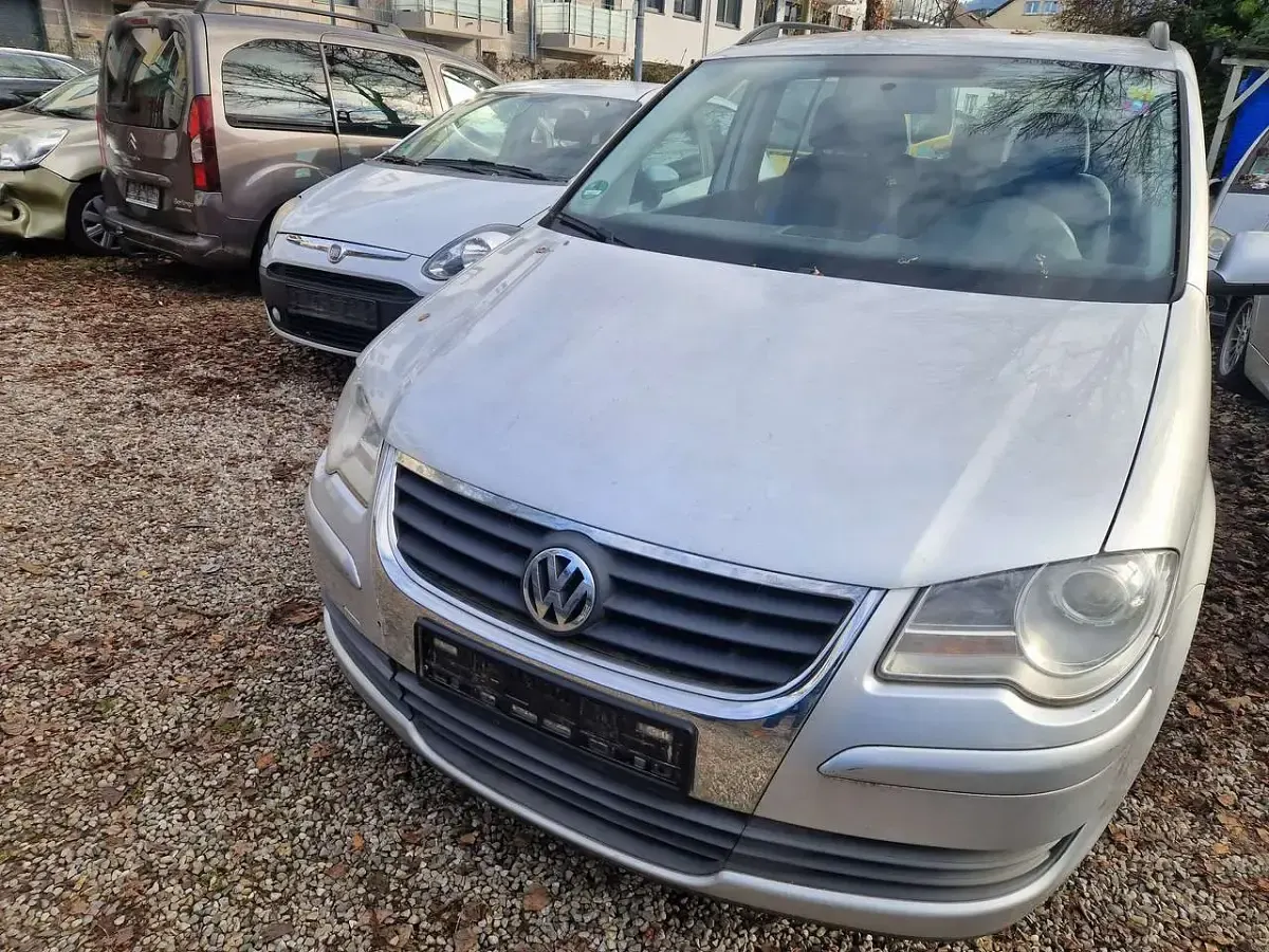 Gebraucht VW Touran Trendline 102 PS (75 kW) 2008 Reflexsilber metallic Van / Kleinbus