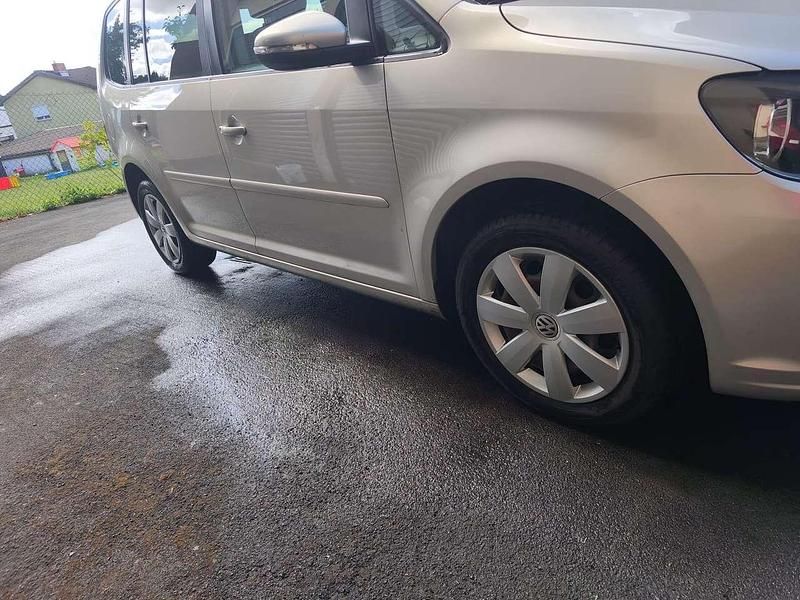 Gebraucht VW Touran 105 PS (77 kW) 2012 Grau Van / Kleinbus