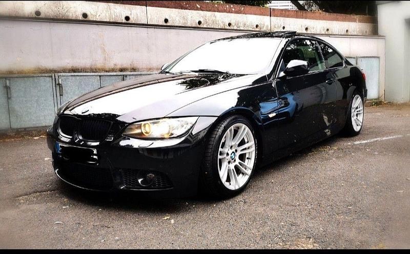 Gebraucht BMW 320 Shadowline 177 PS (130 kW) 2009 Schwarz Coupé