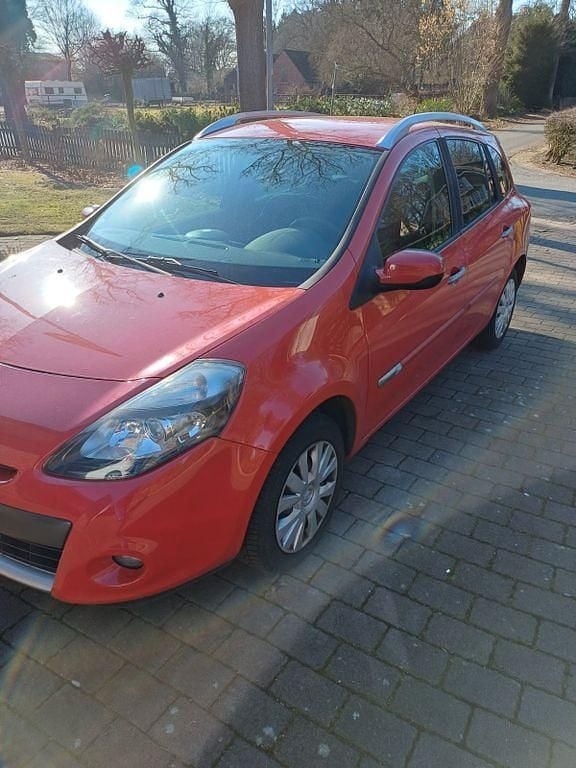 Gebraucht Renault Clio II 101 PS (74 kW) 2010 Rot Kombi