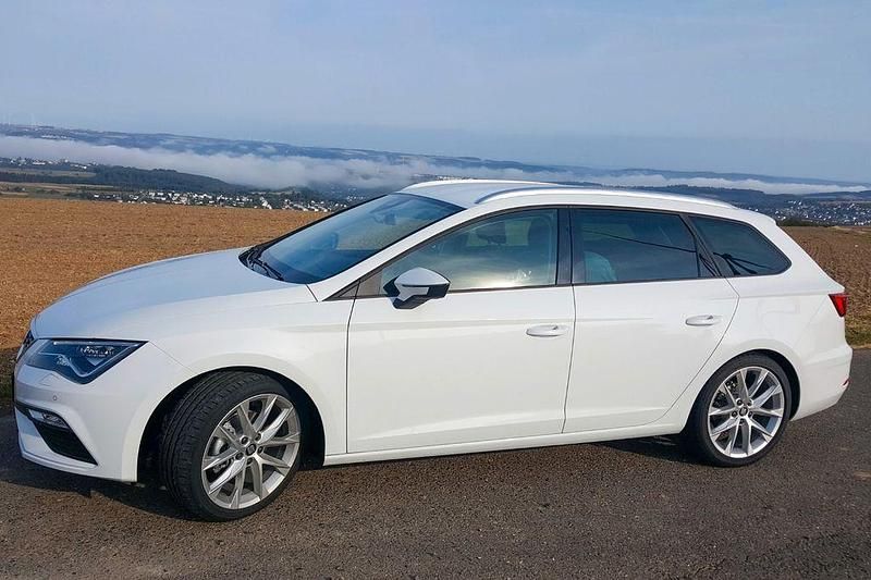 Weiß Gebraucht 2018 Seat Leon ST FR Kombi | 16.000 € (Fairer Preis) - Bild 1/4