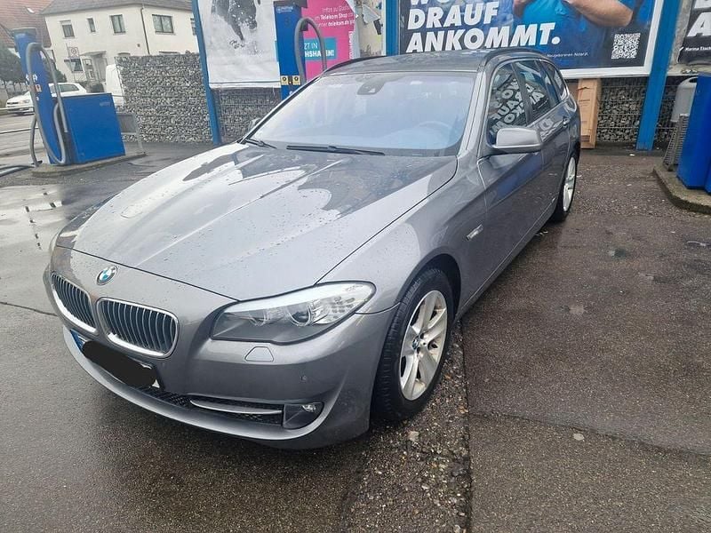 Gebraucht BMW 520 184 PS (135 kW) 2012 Grau Kombi