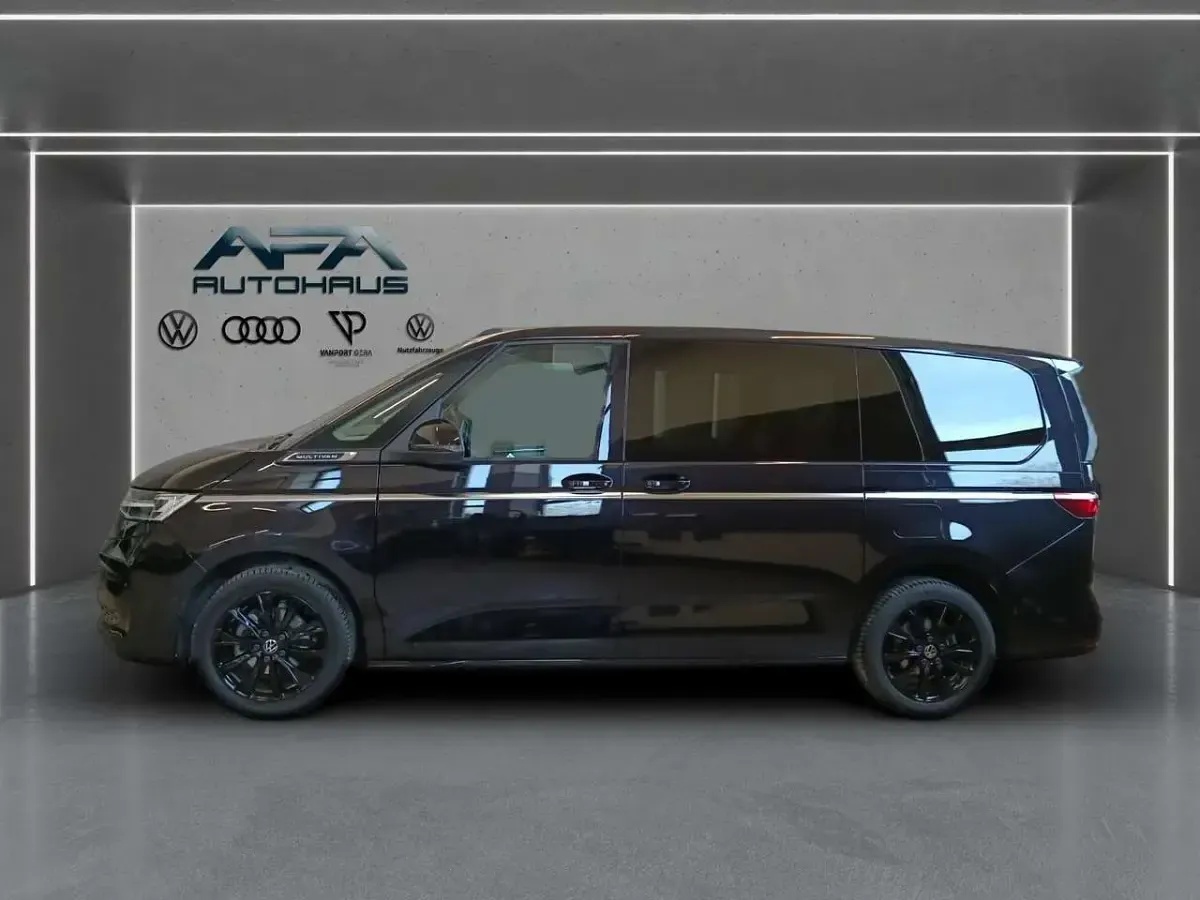 Gebraucht VW Multivan Style 150 PS (110 kW) 2025 Schwarz Van / Kleinbus
