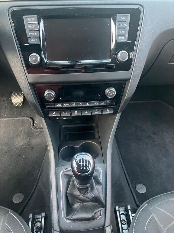 Gebraucht Skoda Rapid Clever 110 PS (80 kW) 2018 Weiß Kleinwagen