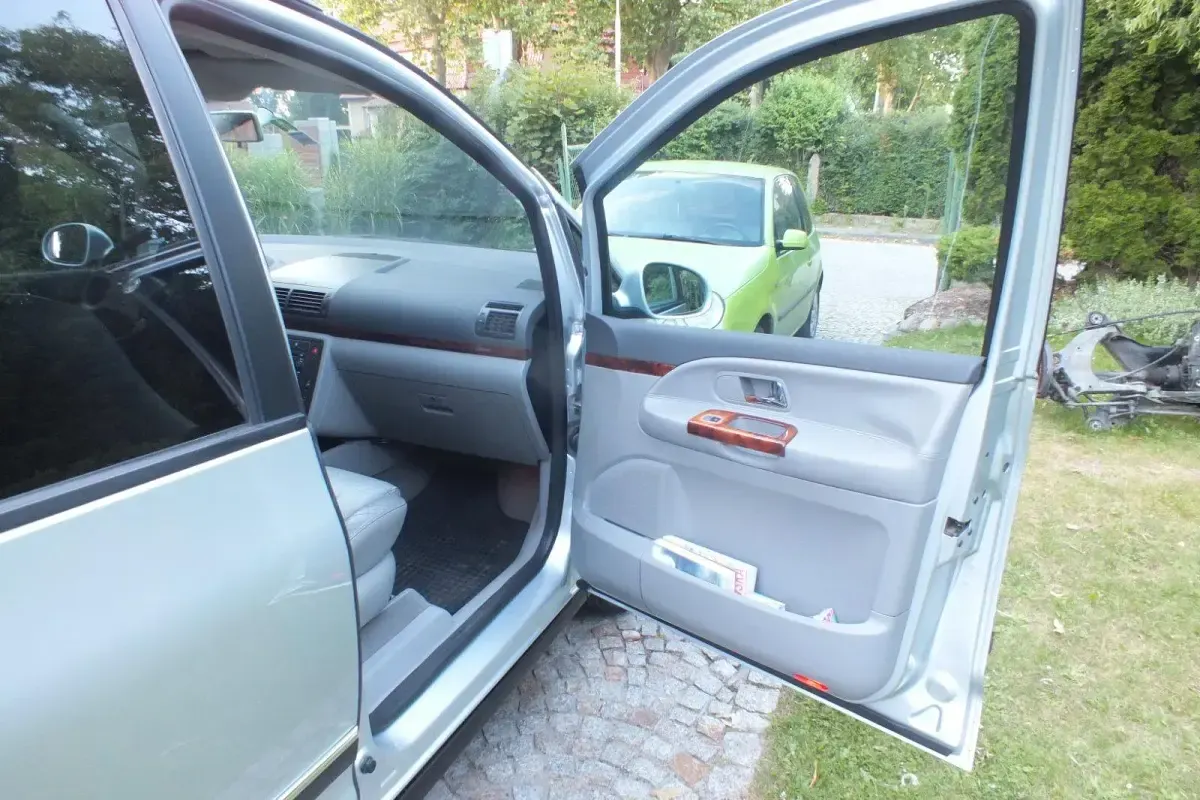 Gebraucht VW Sharan Highline 116 PS (85 kW) 2005 Silber Van / Kleinbus