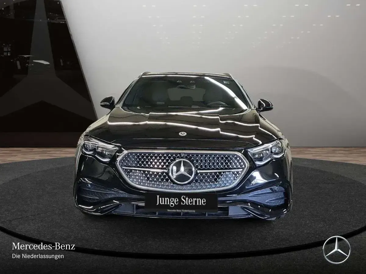 Gebraucht Mercedes E300 AMG 197 PS (144 kW) 2025 Schwarz Limousine