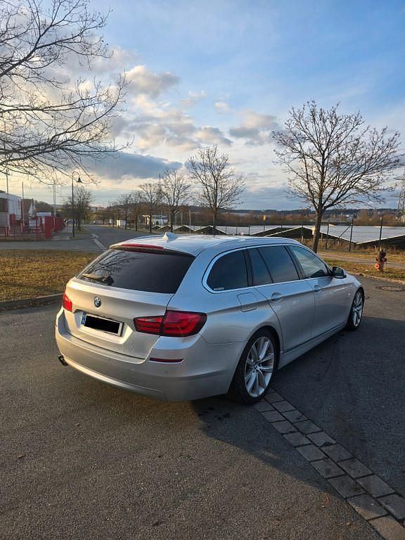 Gebraucht BMW 530 Performance 258 PS (189 kW) 2012 Silber Kombi