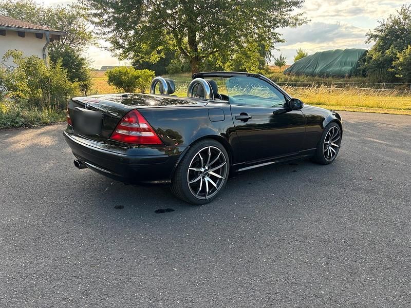 Gebraucht Mercedes SLK320 218 PS (160 kW) 2002 Schwarz Cabrio