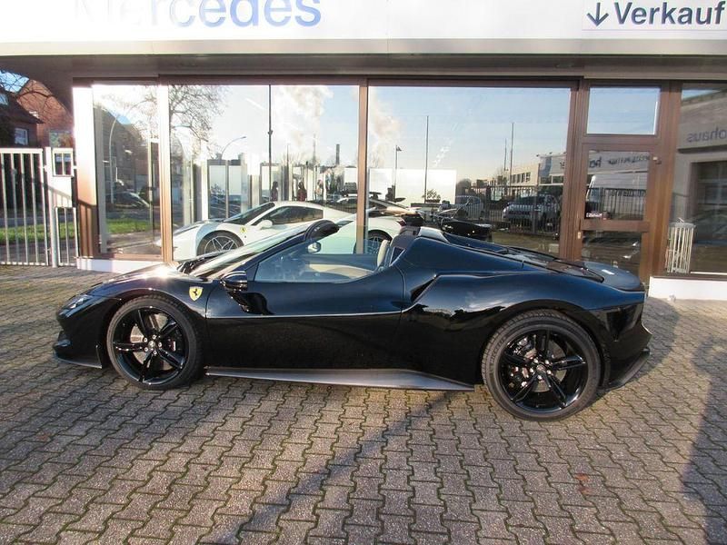 Gebraucht Ferrari 296 829 PS (609 kW) 2023 Schwarz Cabrio