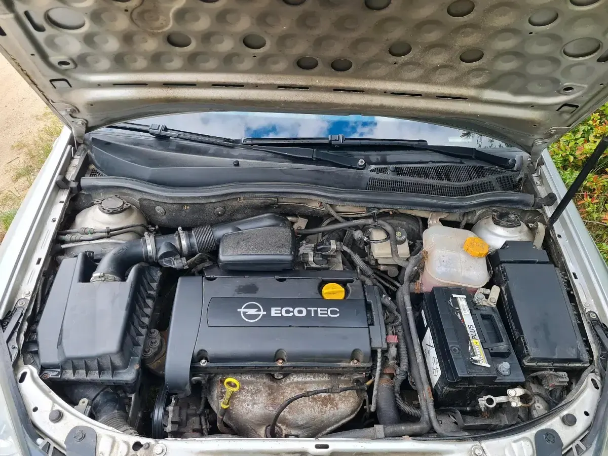 Gebraucht Opel Astra 105 PS (77 kW) 2006 Silber Kombi