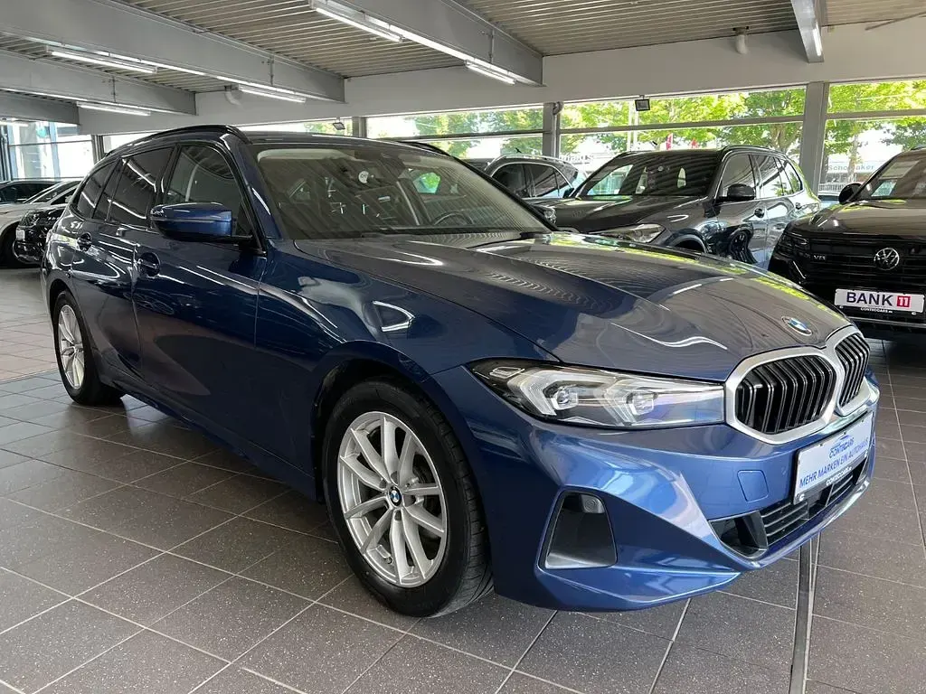 Gebraucht BMW 318 Sport Line 150 PS (110 kW) 2022 Phytonicblau Kombi