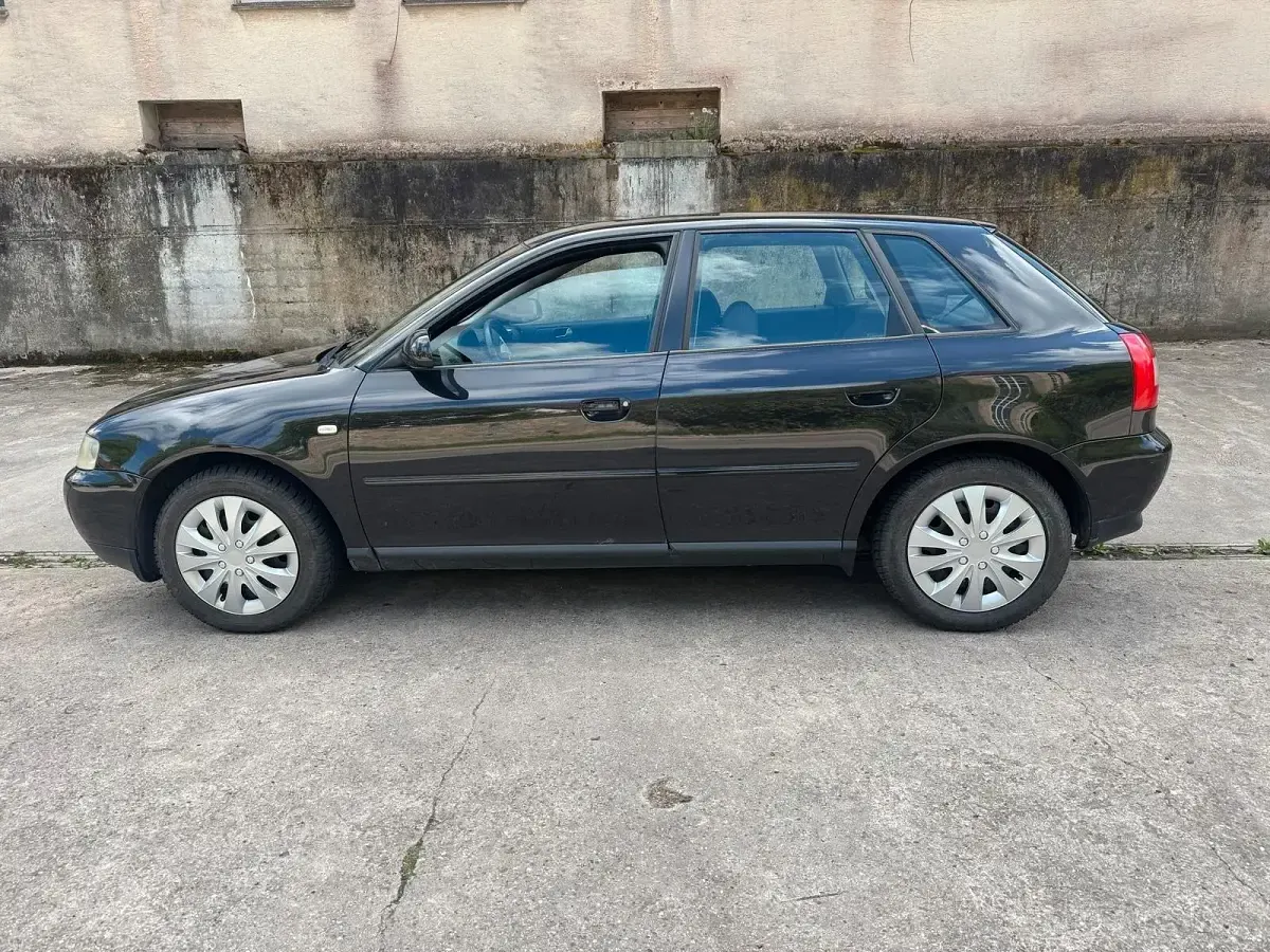 Gebraucht Audi A3 102 PS (75 kW) 2003 Schwarz Kleinwagen